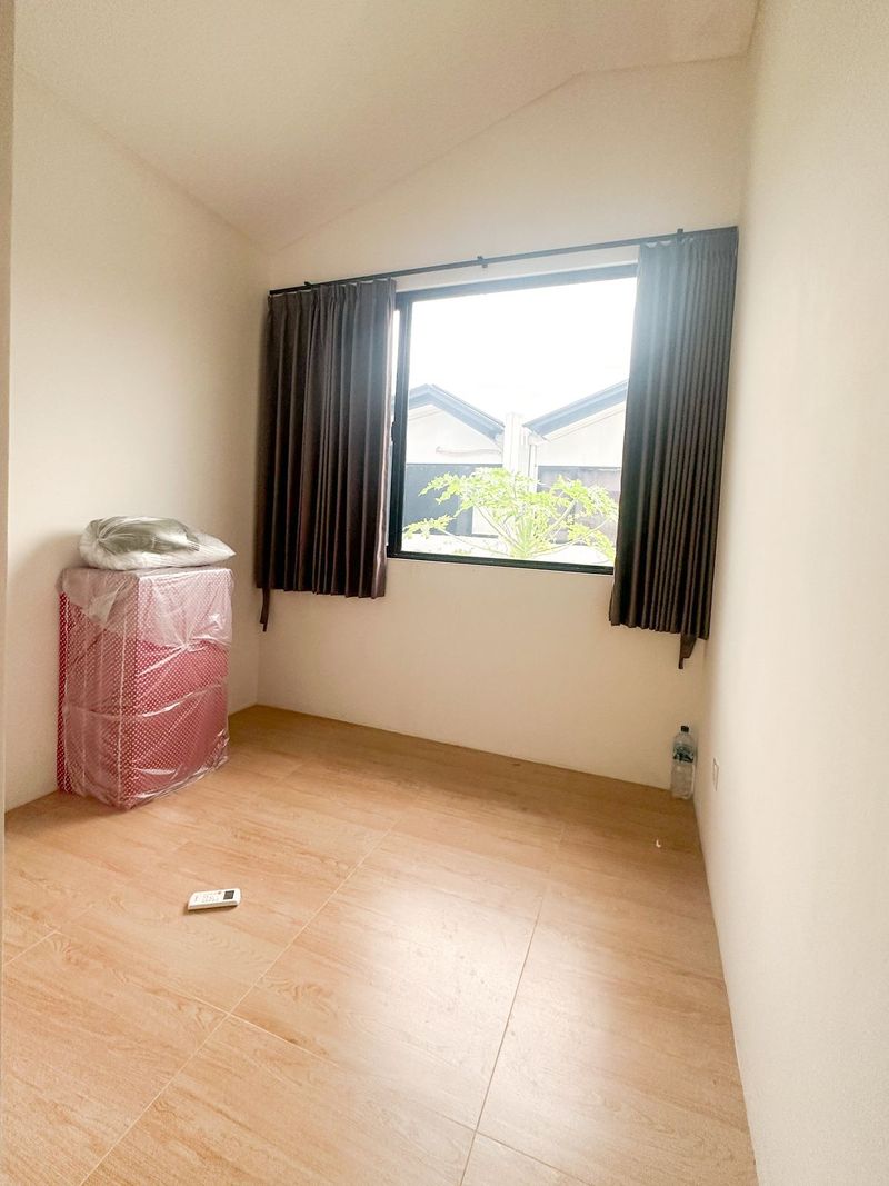 Disewakan Rumah Semi Furnished Cendana Icon Estate Panunggangan Barat Lokasi Strategis - 3