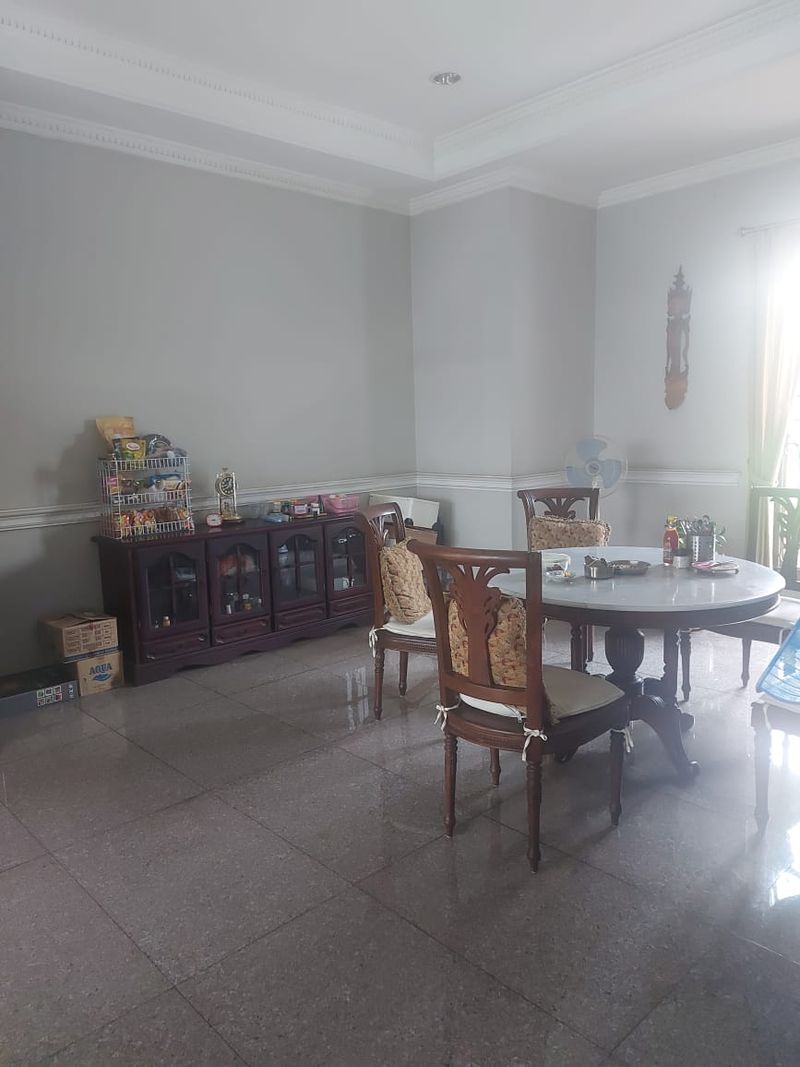 Rumah  Siap Huni di Taman  Lebak Bulus - 5