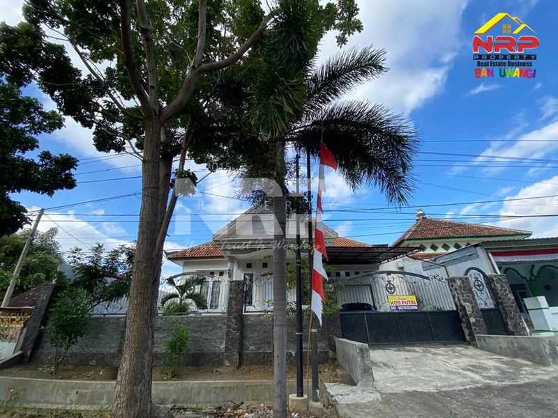 Rumah Dijual di Banyuwangi, Kabupaten Banyuwangi — 10 KT, 10 KM