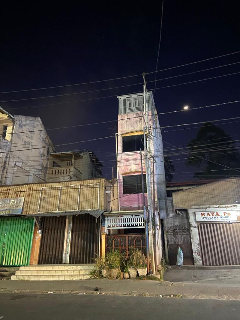 Disewakan Ruko Tiga Setengah Lantai di Bukittinggi - 3