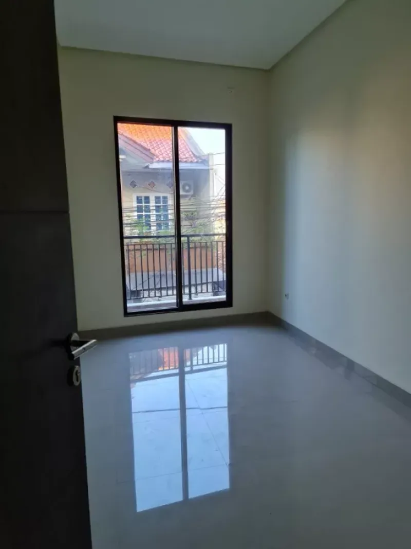 Dijual Rumah Baru Siap Huni Dekat MRT BLOK A Cocok Usaha dan Hunian - 5