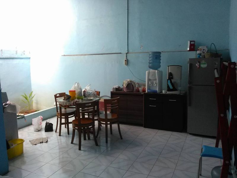 Rumah Sejuk,Tenang,Asri dengan pemandangan taman komplek luas penuh pepohonan - 4