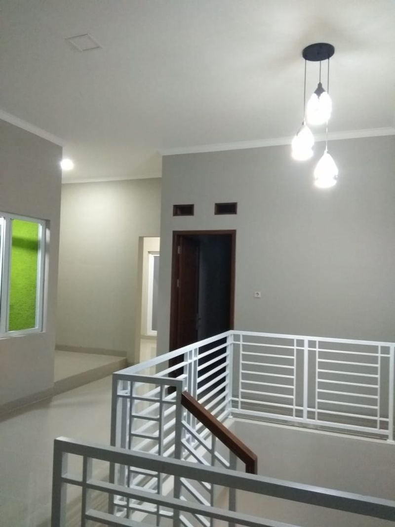 Dijual Rumah Tingkat Siap Huni di Perumnas 1 kota bekasi, Jawa Barat - 3