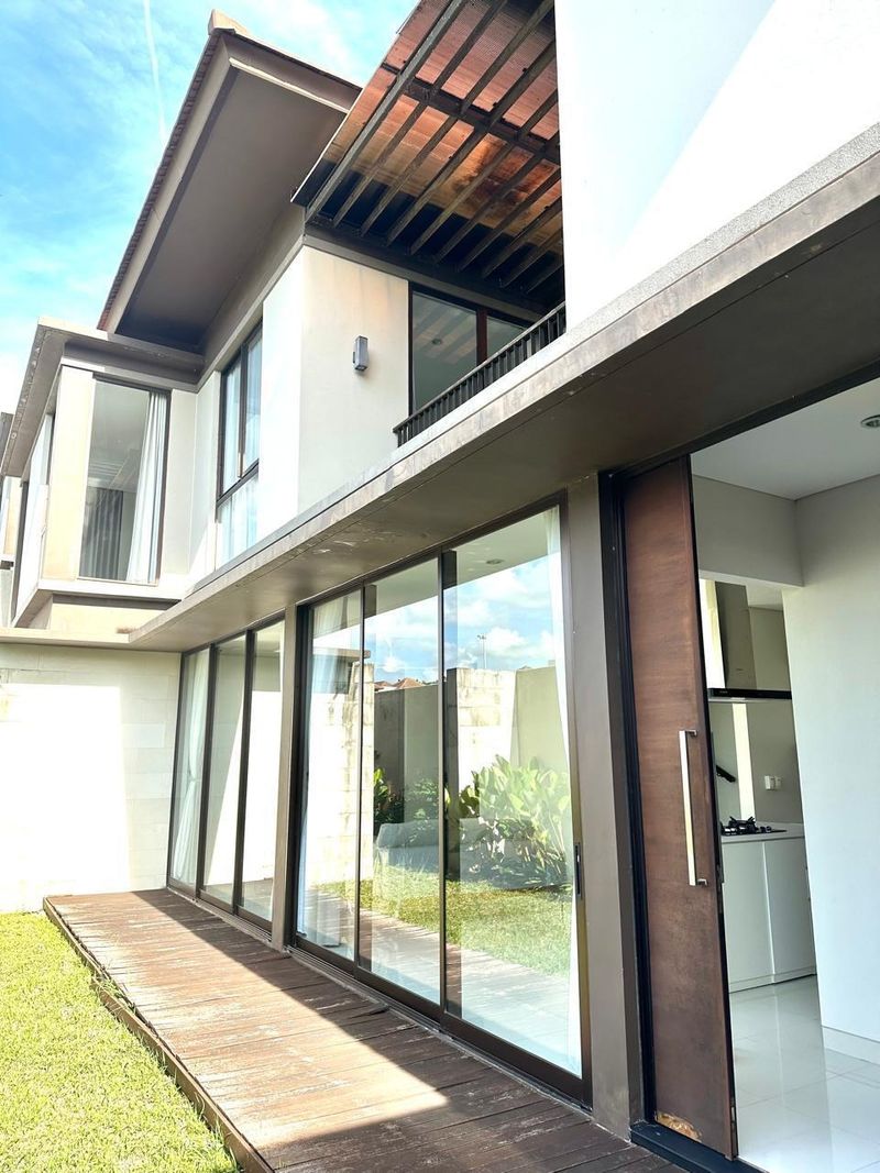 Villa Mewah Dekat Pantai di Ciputra Beach Resort Tabanan Bali - 4