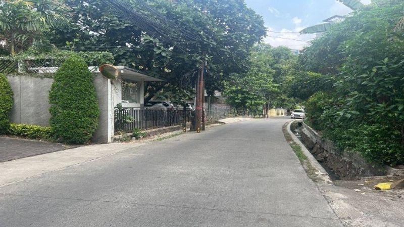 Selangkah ke Pondok Indah dan Terogong Raya, Rumah Murah di Cilandak Barat - 4