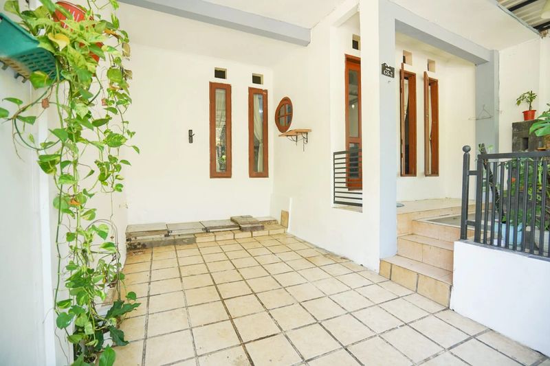 Dijual Rumah 2Lt strategis di Cinere  - 4