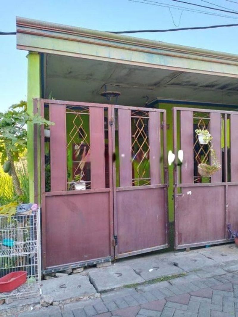 Rumah Dijual di Benowo, Kota Surabaya — 2 KT, 1 KM