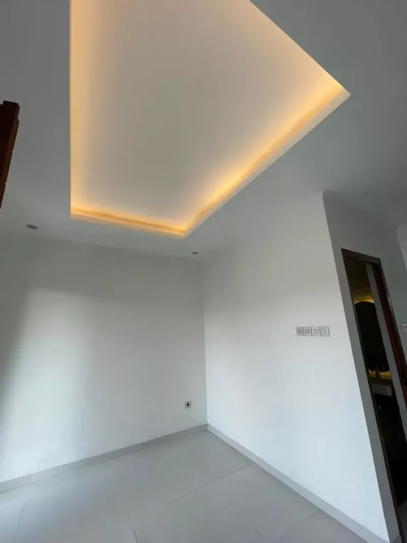 Rumah 3 Lantai Siap Huni Dengan Desain Modern di Kalibata - 4