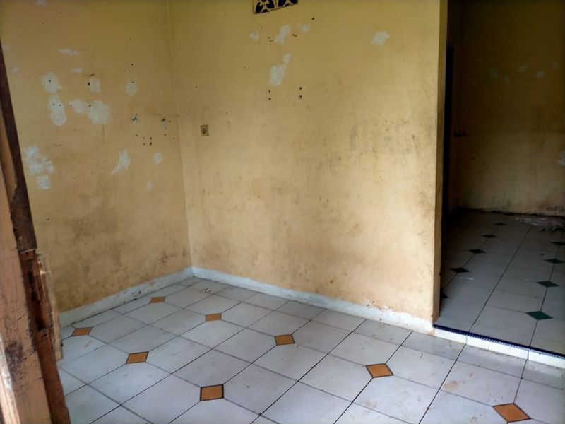 Rumah 2 Lantai Sudah Renovasi Semi Furnished Sertifikat Hak Milik di Jalan Raya Lenteng Agung, Jakarta Selatan - 3