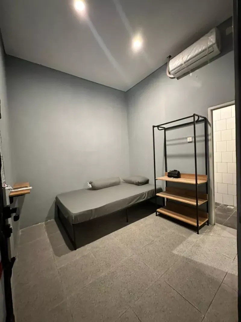 Dijual Cepat Rumah Kost di Daerah Senayan Jakarta Selatan - 5