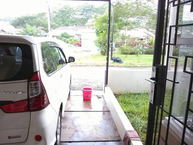 Rumah Sejuk,Tenang,Asri dengan pemandangan taman komplek luas penuh pepohonan - 3