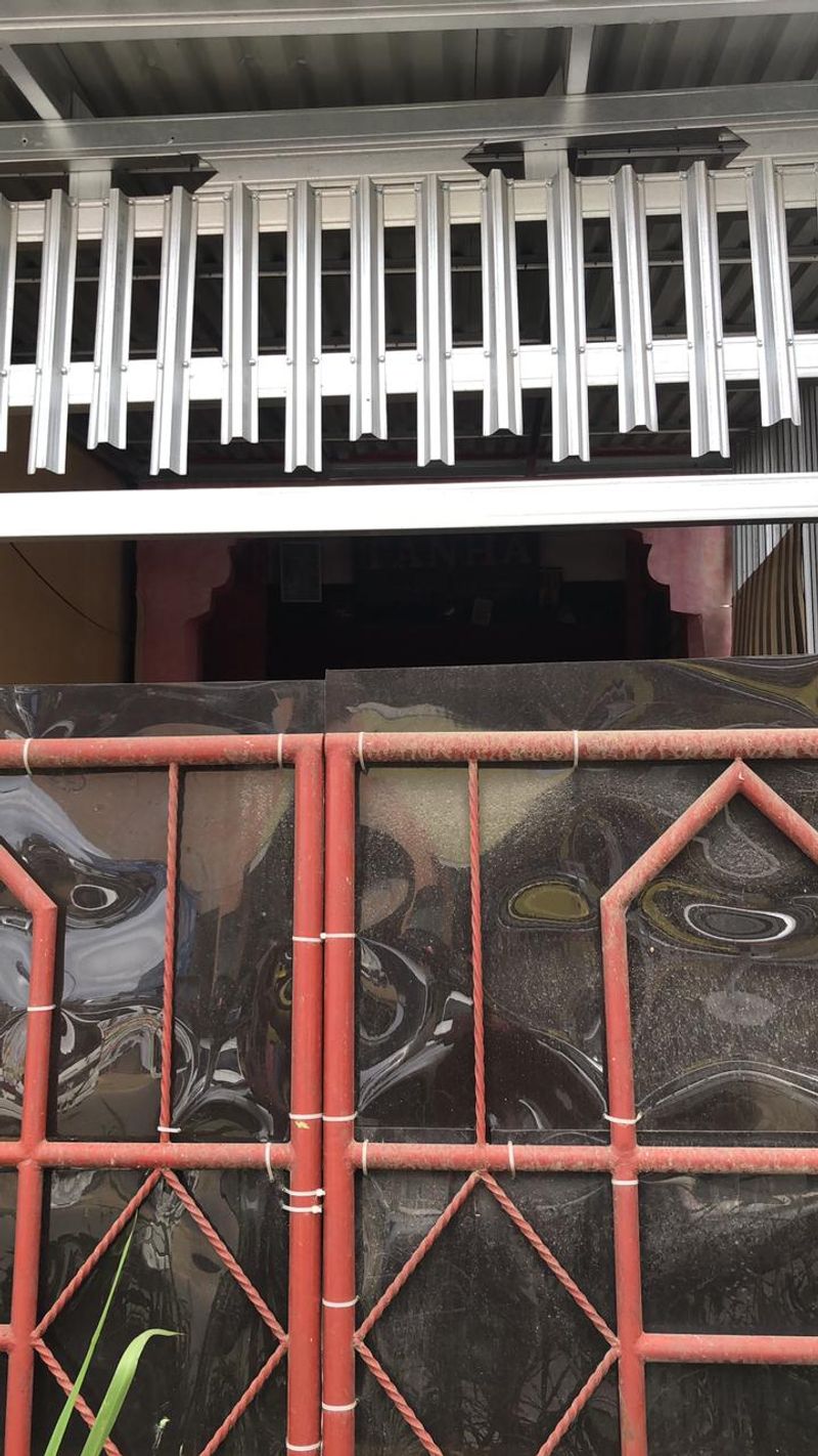 Disewakan Ruko Tiga Setengah Lantai di Bukittinggi - 2