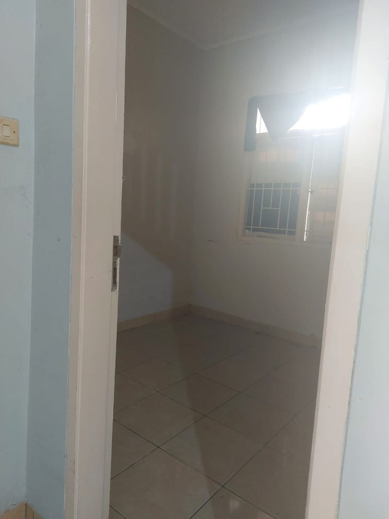 Dijual Rumah secondary strategis  - 4