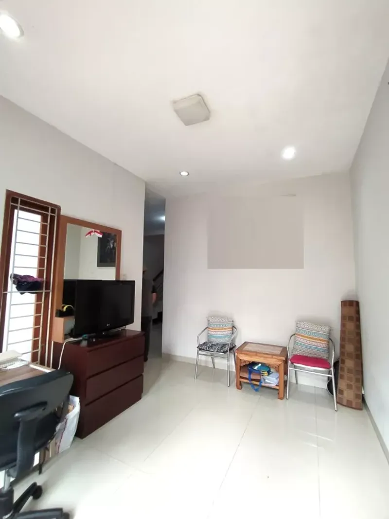 TEBET BARAT RUMAH 2 LT TERAWAT LUAS 95 JUAL CEPAT 2,35 M NEGO 0083 - 4