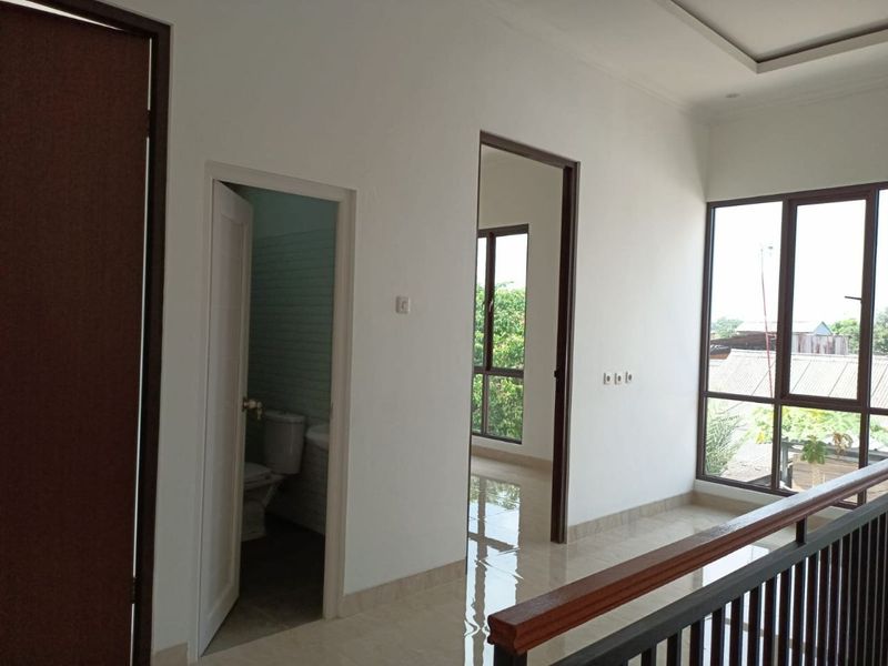Dijual Rumah Premium 2 Lantai Dekat Stasiun di kota bekasi, Jawa Barat - 3