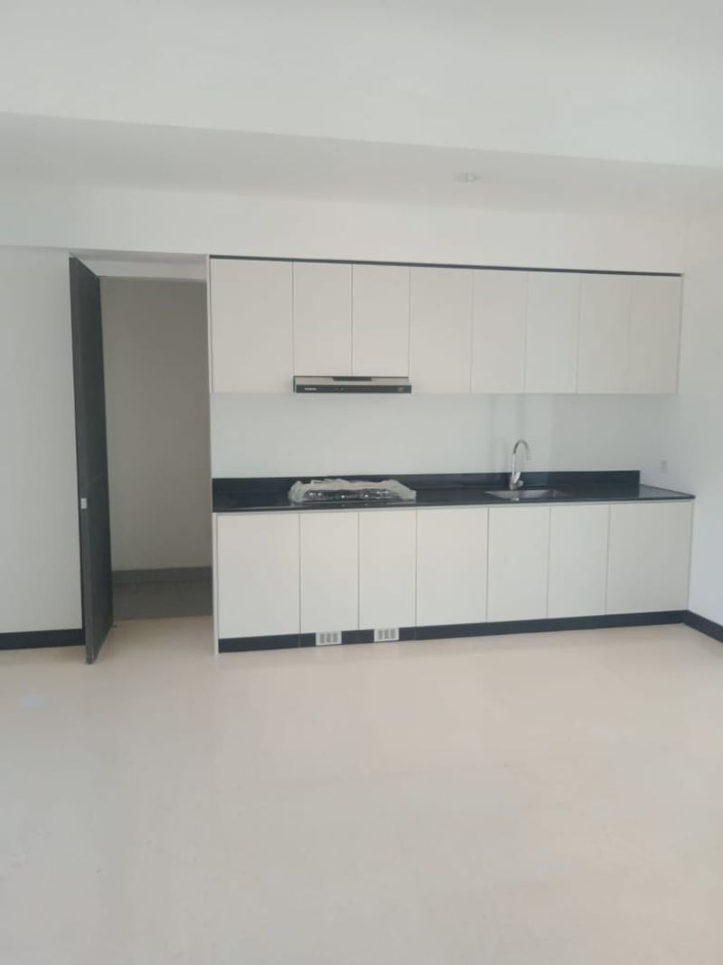 Dijual Rumah Second Brand New di BSD Serpong Tangerang Selatan Lokasi Strategis - 3