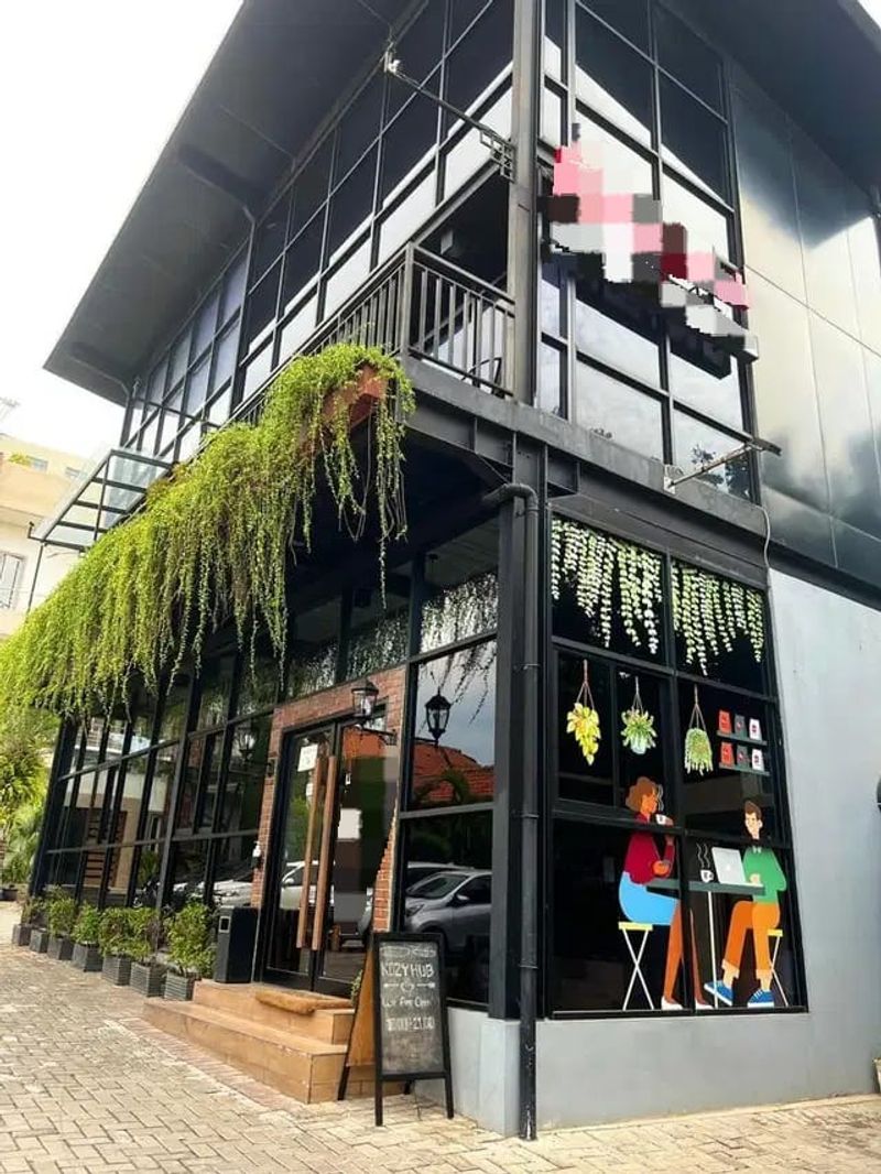 Bangunan Ex Caffe dan Studio Dance Area Pos Pengumben Jakarta Barat - 2