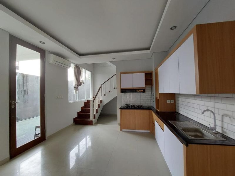 Jual Rumah Villa Full Furnished 4 Lantai 3+1 Kamar Pool Nusa Dua - 4