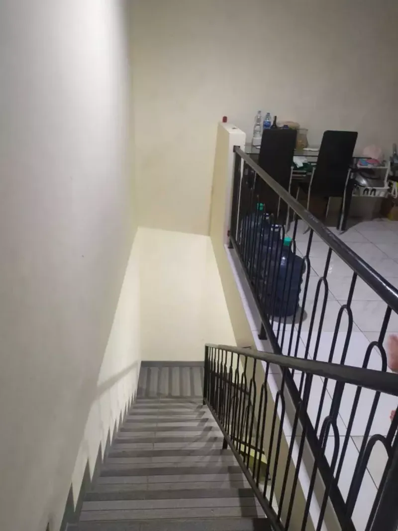 Rumah Tinggal Lingkungan Padat Dekat Pasar dan Sekolah - 5