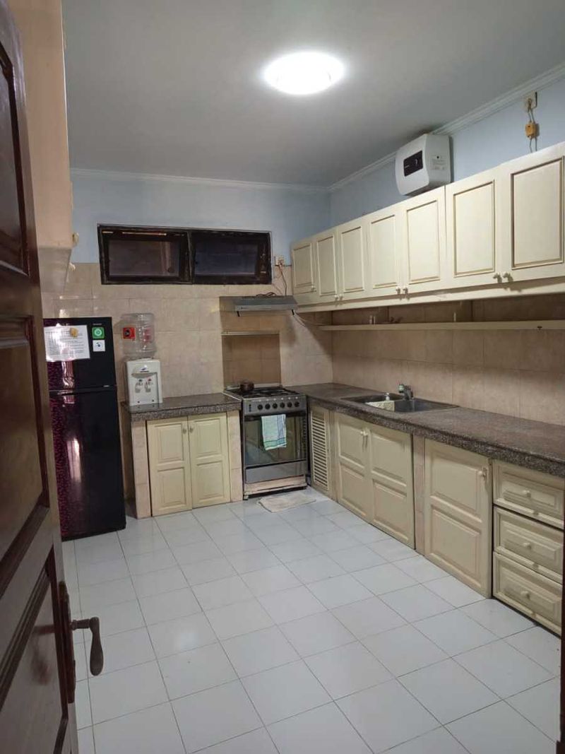 Sewa Rumah Hadap Selatan 2 Lantai 4+1 Kamar Pulau Galang Dekat TSM Pemogan - 4