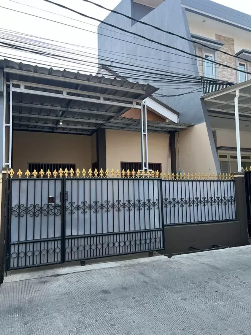 Rumah Dijual di Cilincing, Kota Jakarta Utara — 2 KT, 1 KM