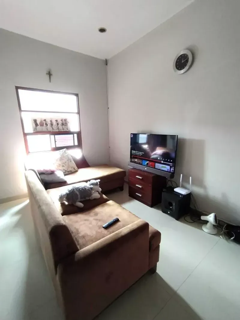 TEBET BARAT RUMAH 2 LT TERAWAT LUAS 95 JUAL CEPAT 2,35 M NEGO 0083 - 3