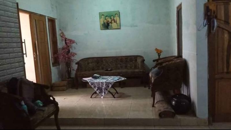 Dijual rumah tinggal - 2