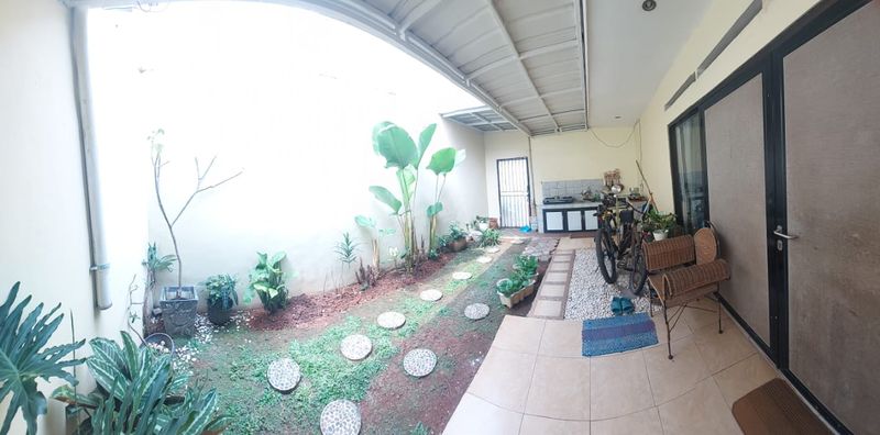  Dijual Rumah Hoek di Depok - 5