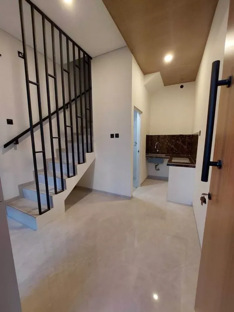 Rumah Mewah 2 Lantai Harga Murah Lokasi Dekat Kantor Walikota Jakut - 2