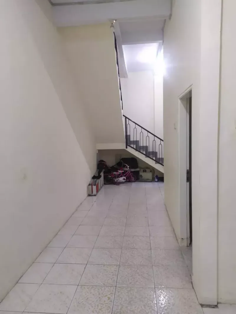 Rumah Tinggal Lingkungan Padat Dekat Pasar dan Sekolah - 2