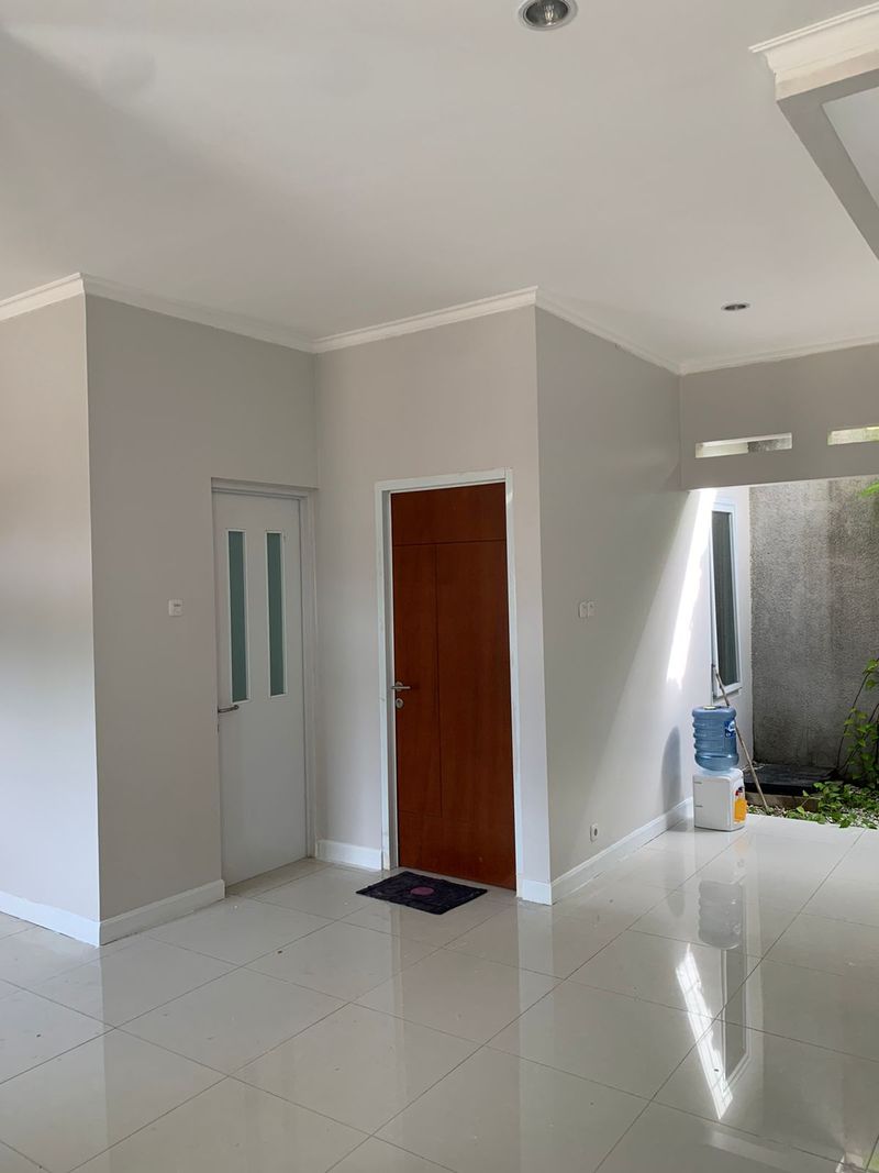  Di Jual Rumah Nyaman dengan Lokasi Strategis di Jl. Asri Tangerang - 3