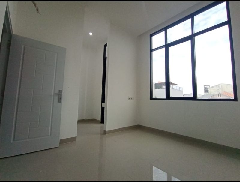 Dijual Rumah Siap Huni Semi Ruko bisa KPR di Kemayoran, Jakarta Pusat - 4