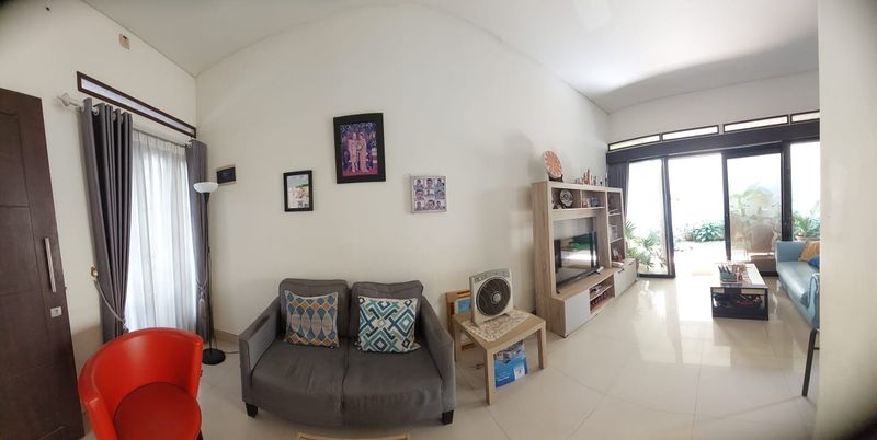  Dijual Rumah Hoek di Depok - 3