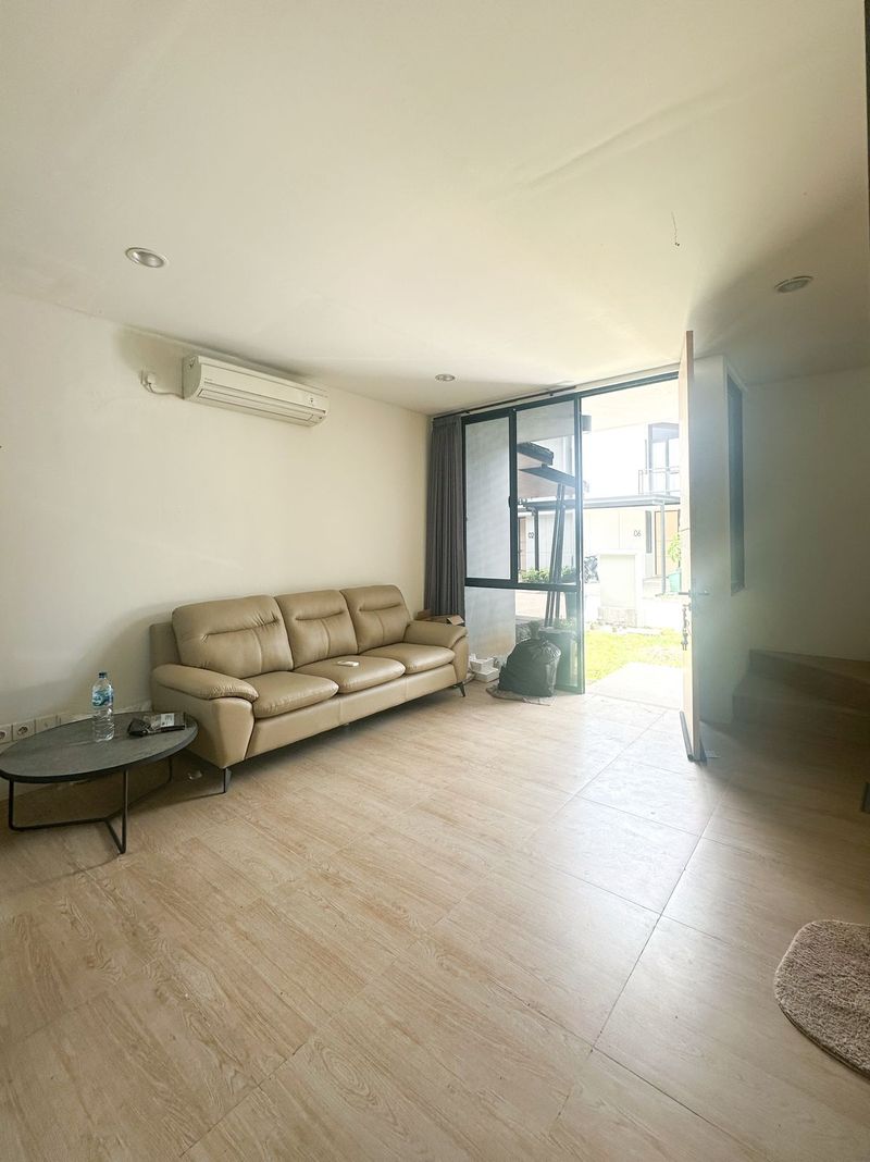 Disewakan Rumah Semi Furnished Cendana Icon Estate Panunggangan Barat Lokasi Strategis - 2