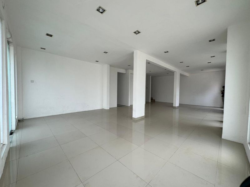 Disewakan gedung baru Bintaro, DKI - 5