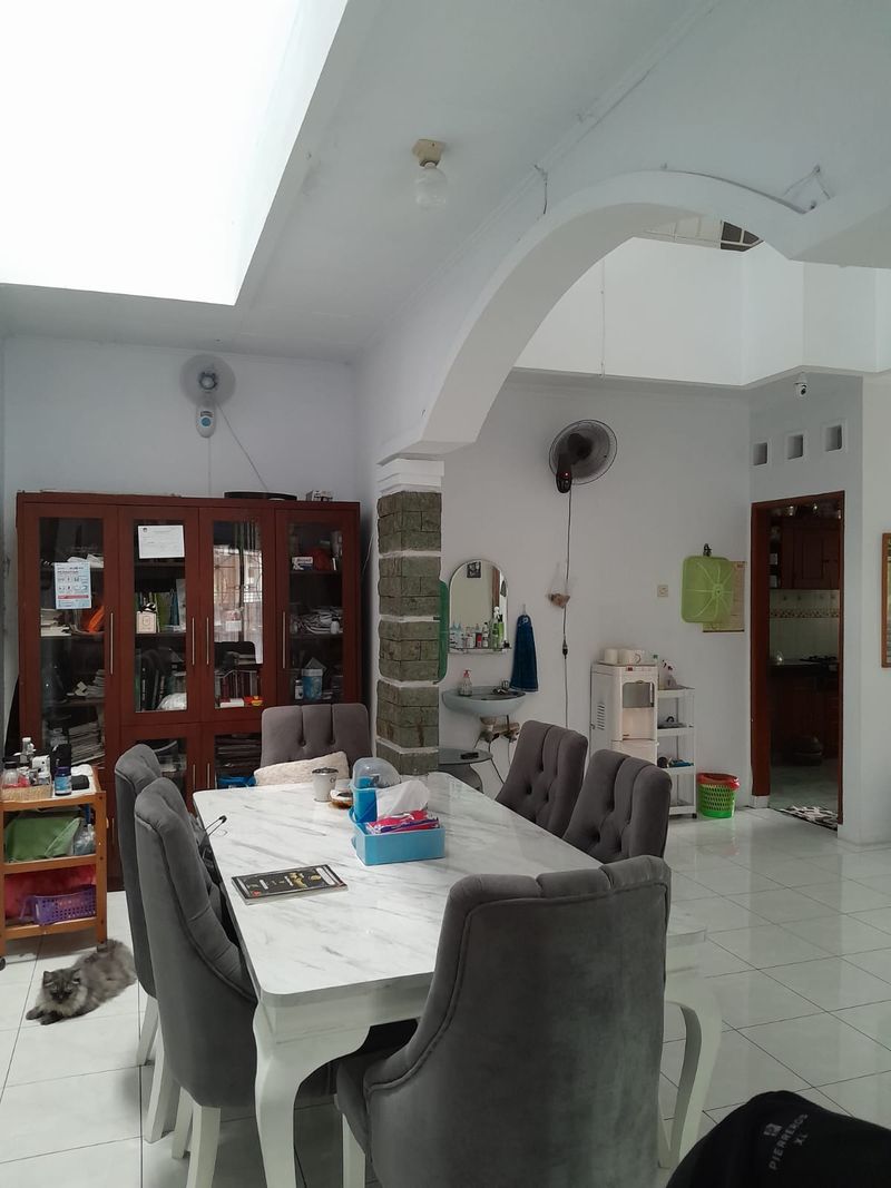 Rumah Elegan 2 Lantai Model Klasik Mediterania - 2