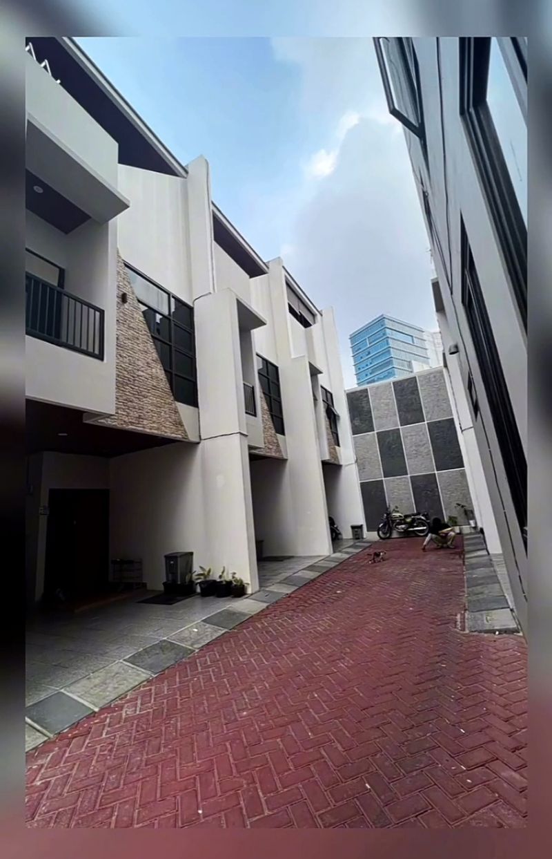 Rumah  Brand New Dalam Kompleks Cluster Di Jatinegara Kaum Rawamangun Pulomas Pulogadung Jakarta Timur - 2