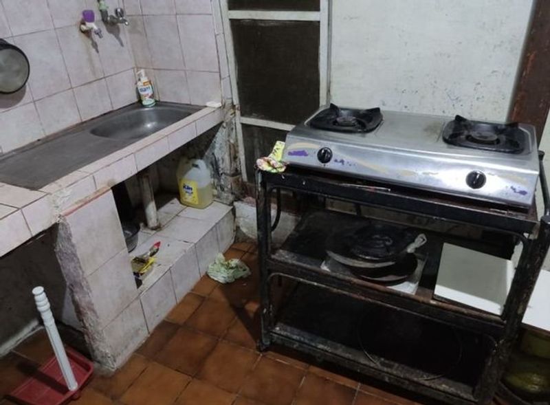 DIJUAL MURAH MIRING RUMAH LOKASI PREMIUM MENTENG WADAS SELATAN PASAR MANGGIS SETIA BUDI JAKARTA SELATAN - 2