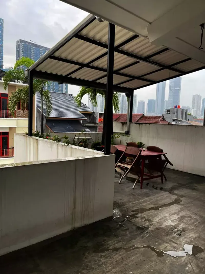 Rumah di Menteng Atas, Jakarta Selatan - 5