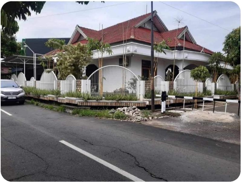 Rumah Dijual di Banyumanik, Kota Semarang — 7 KT, 5 KM