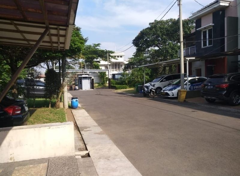 Rumah Dijual di — 5 KT, 4 KM