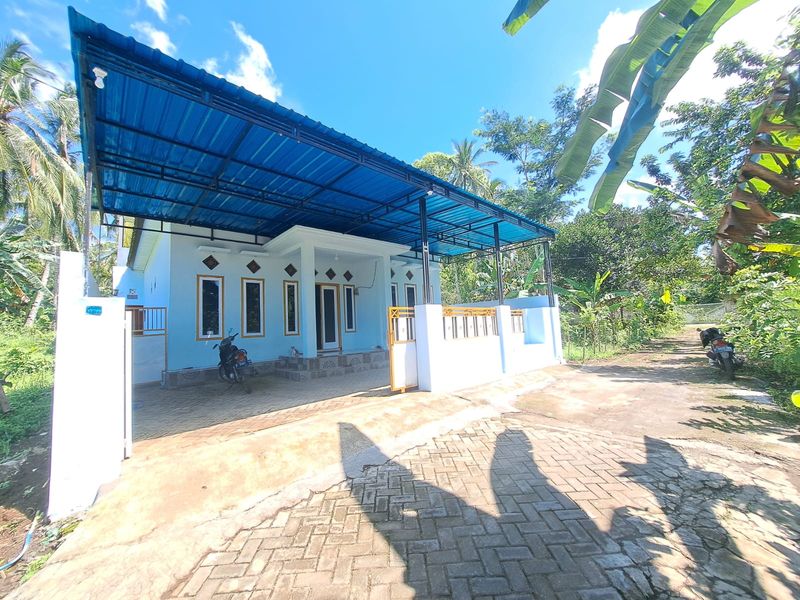 Dijual Rumah 2 Lantai Full Furnished + Kolam Renang di Desa Kelir, Banyuwangi - 2