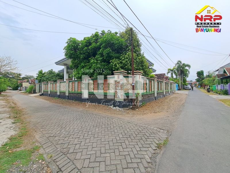 Dijual Rumah Second 2 lantai di Mendut Tamanbaru - Banyuwangi - 2