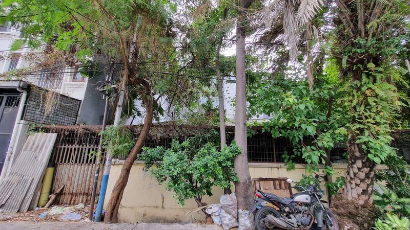 Dijual rumah tua hitung tanah saja di jelambar - 3