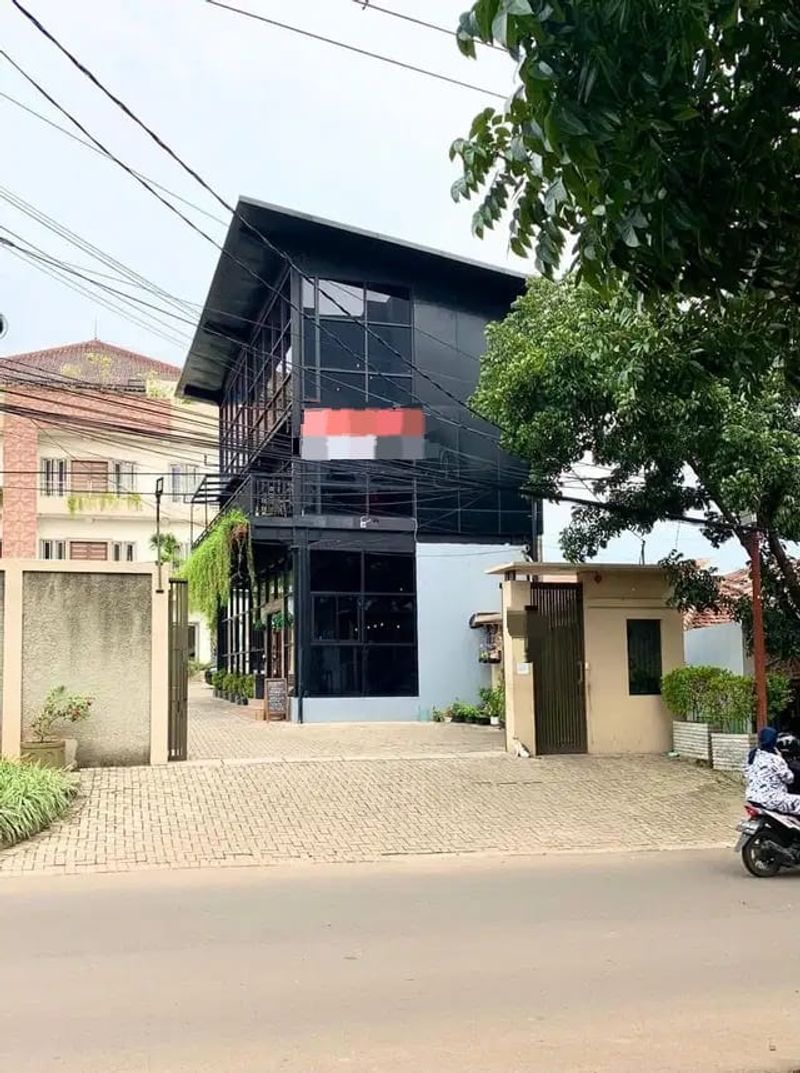 Bangunan Ex Caffe dan Studio Dance Area Pos Pengumben Jakarta Barat - 5