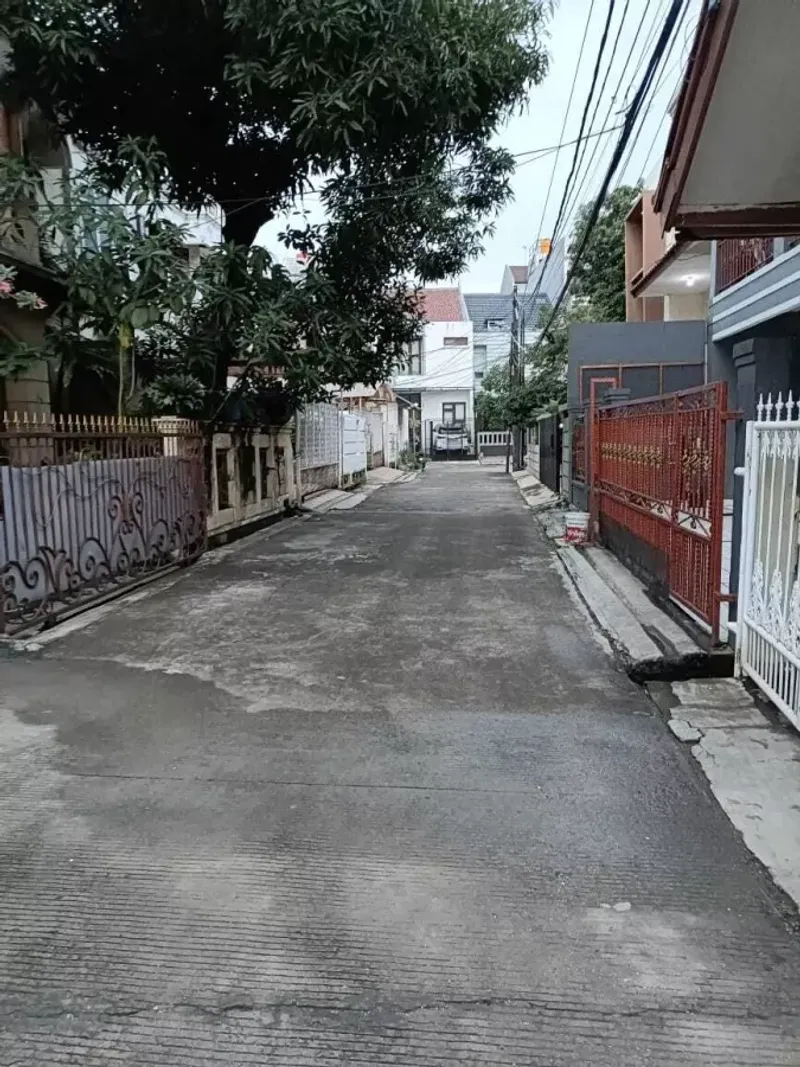 RUMAH BAGUS 2 LANTAI DI KELAPA GADING, BCS, BEBAS BANJIR JUAL MURAH - 2