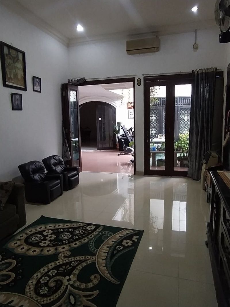 Dijual Rumah mewah 2Lt strategis  - 4