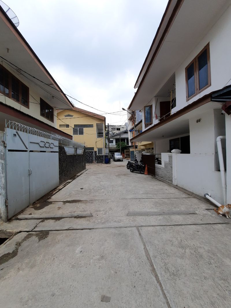 Dijual Rumah Tua hitung Tanah di Hayam Wuruk, 100m ke TJ Sawah Besar - 2