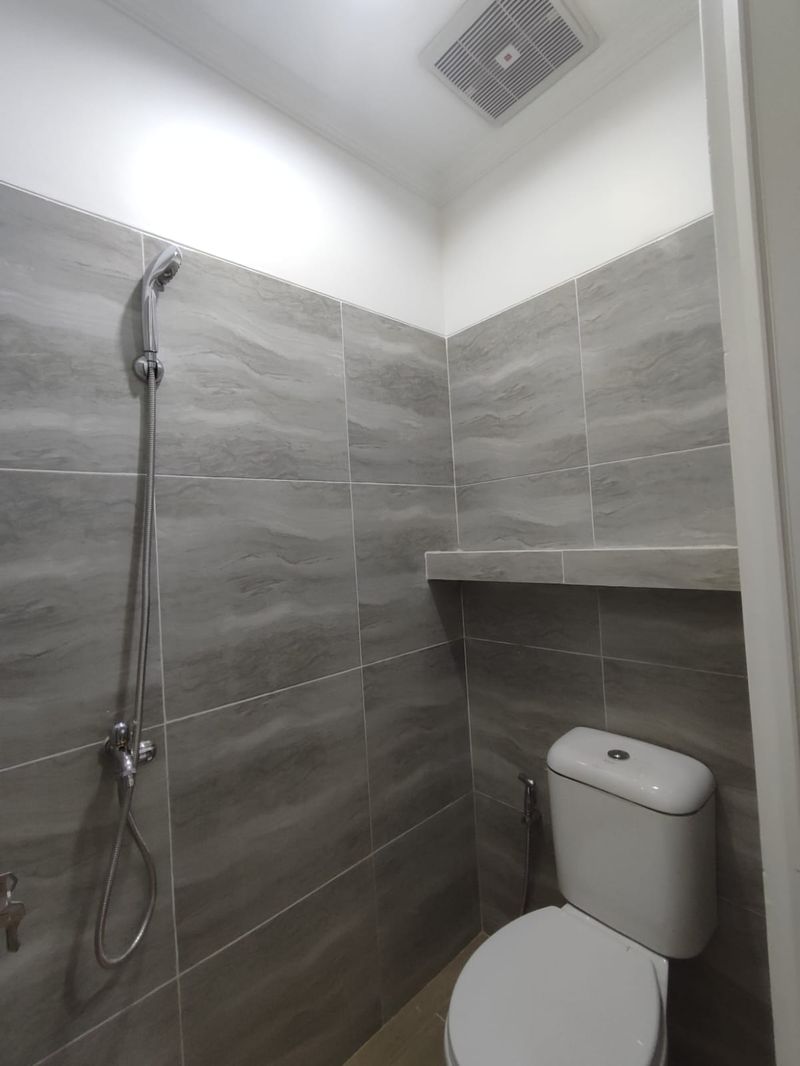 Rumah Dengan Design Minimalis Modern Di Tengah Kota Jakarta  - 2