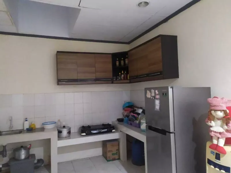 Rumah Tinggal Lingkungan Padat Dekat Pasar dan Sekolah - 3